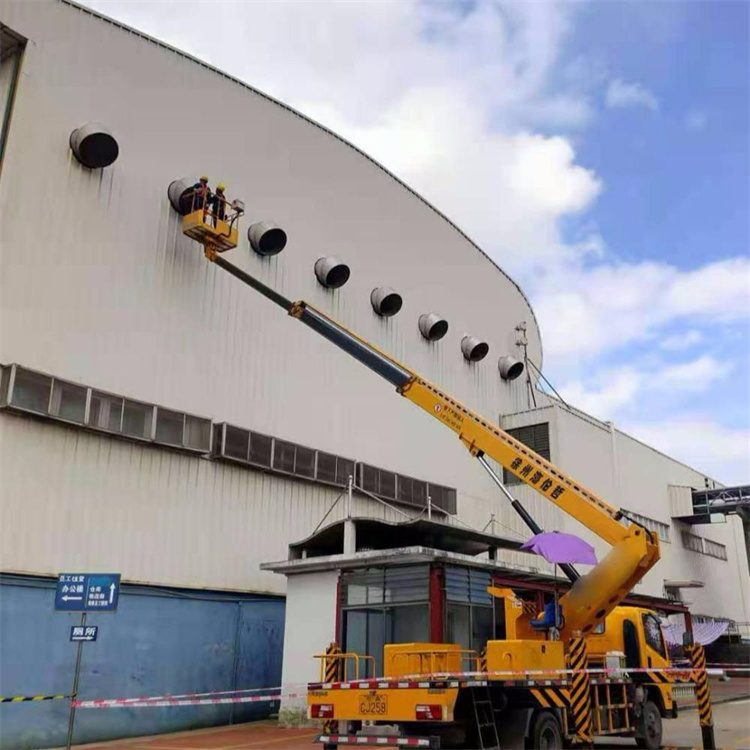 新郑高空作业车出租服务：专业广告牌安装解决方案